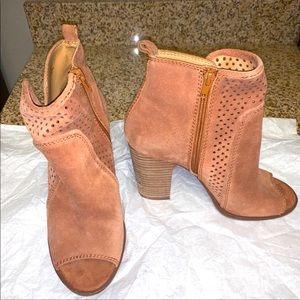 Lucky Brand camel colored suede perforated detail open toe ankle bootie 7.5W